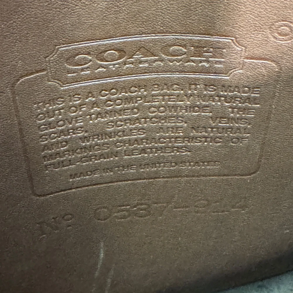 Coach tan Leather crossbody Bag 0547-914